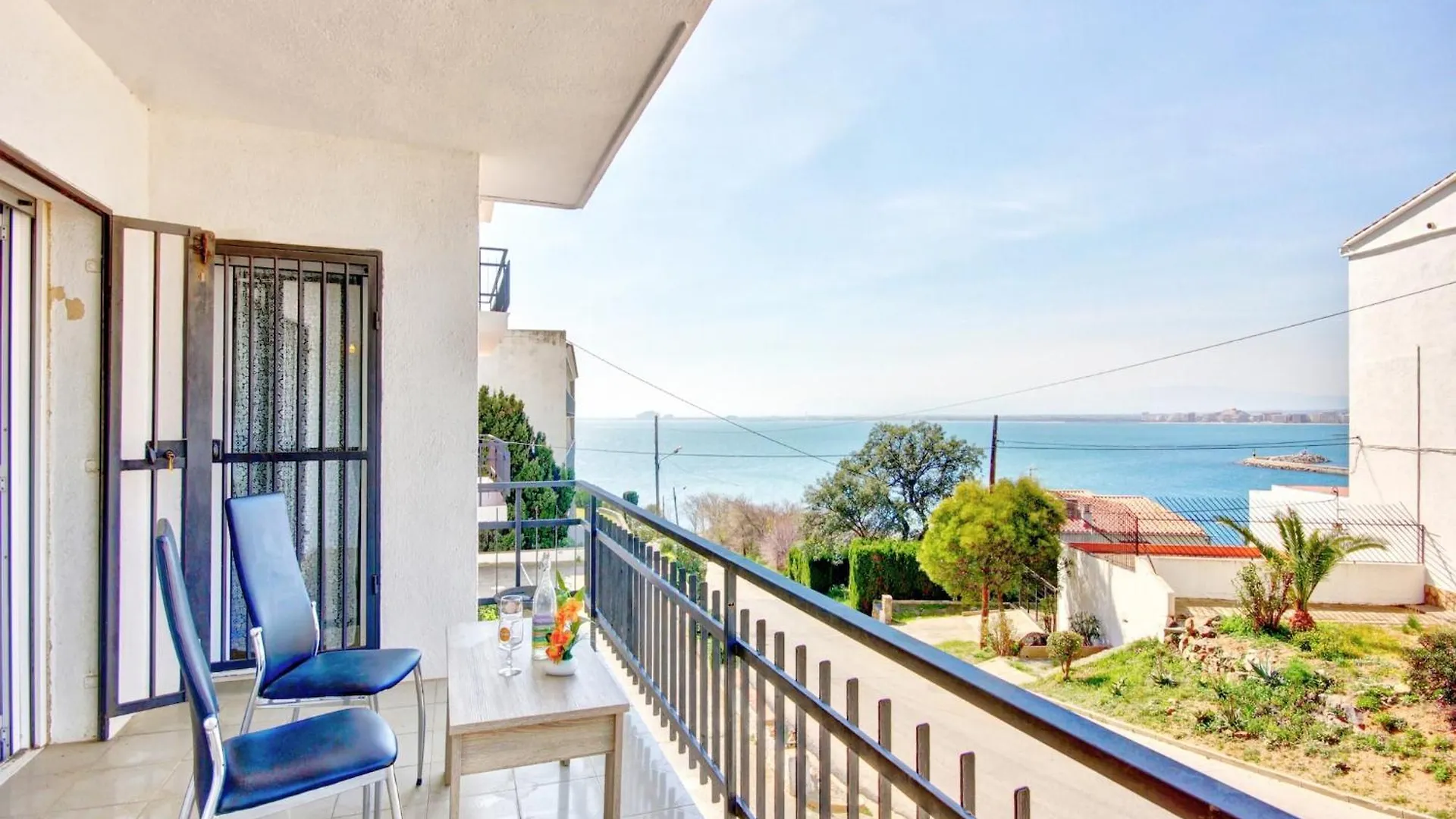 Tasteful Apartment In Rosas