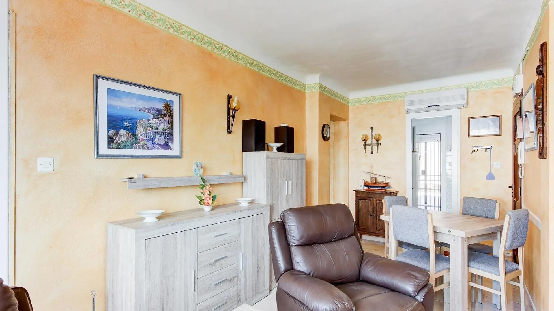 Tasteful Apartment In Rosas