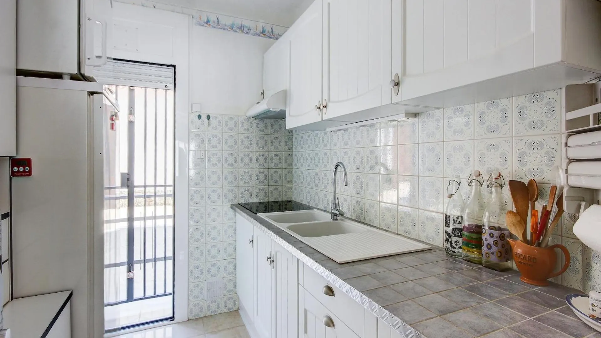 Tasteful Apartment In Roses
