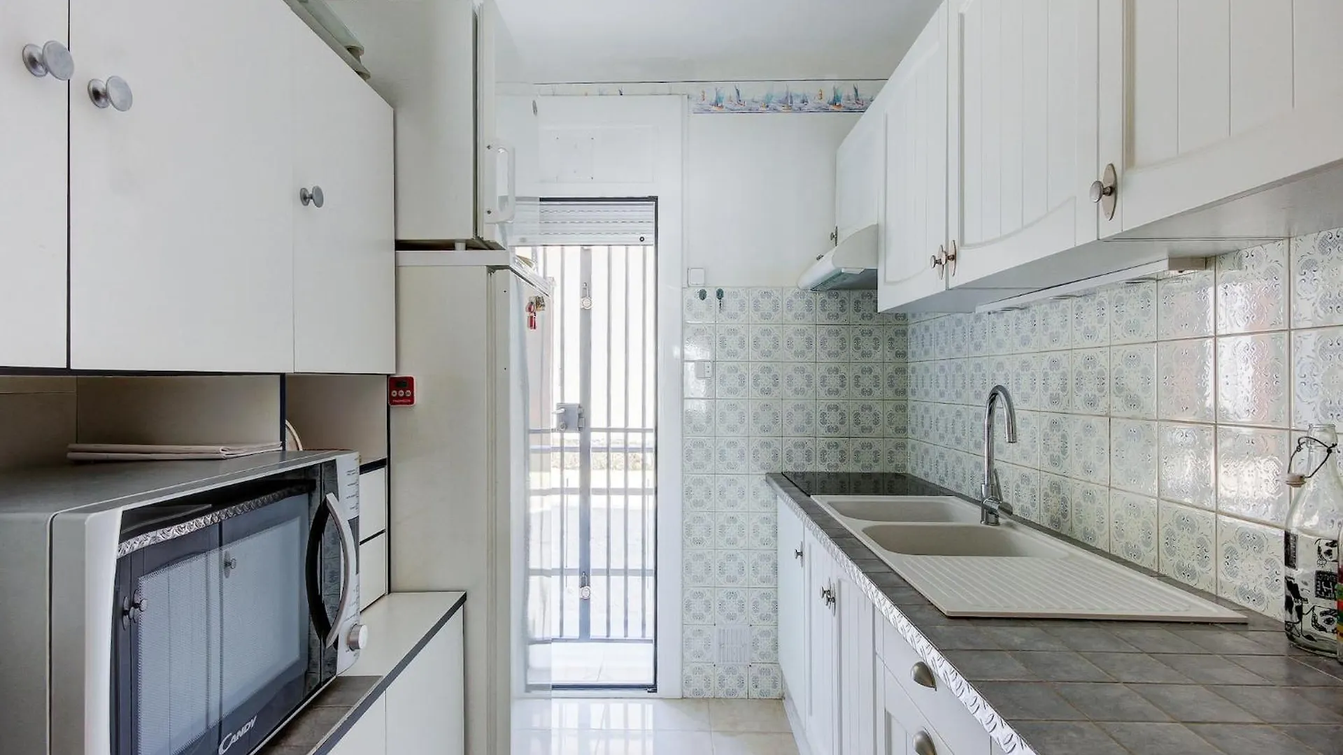 Tasteful Apartment In Roses 0*,