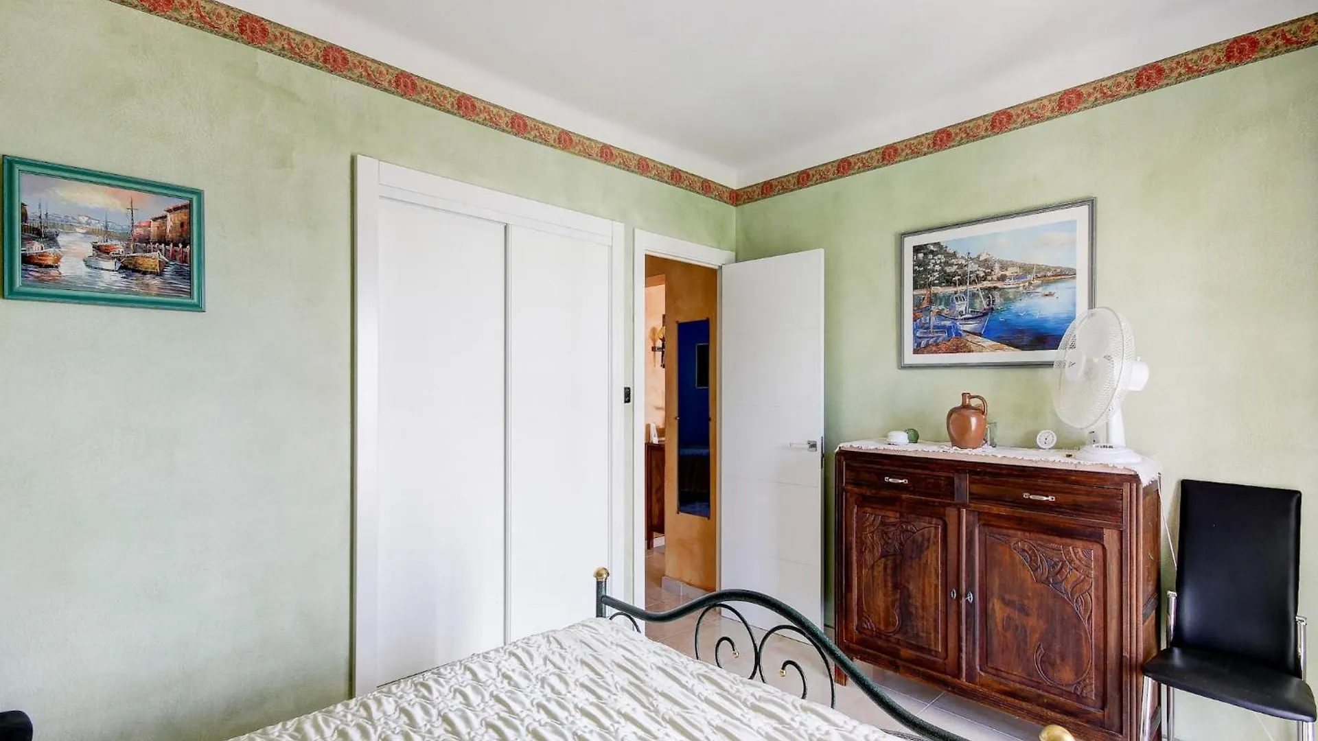 Tasteful Apartment In Roses